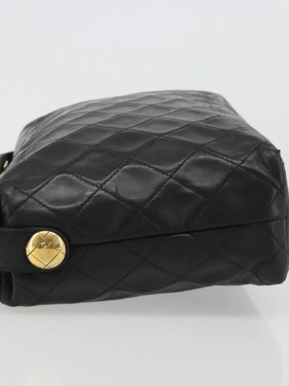 CHANEL Matelasse Chain Shoulder Bag Leather Black Gold CC Auth 188720